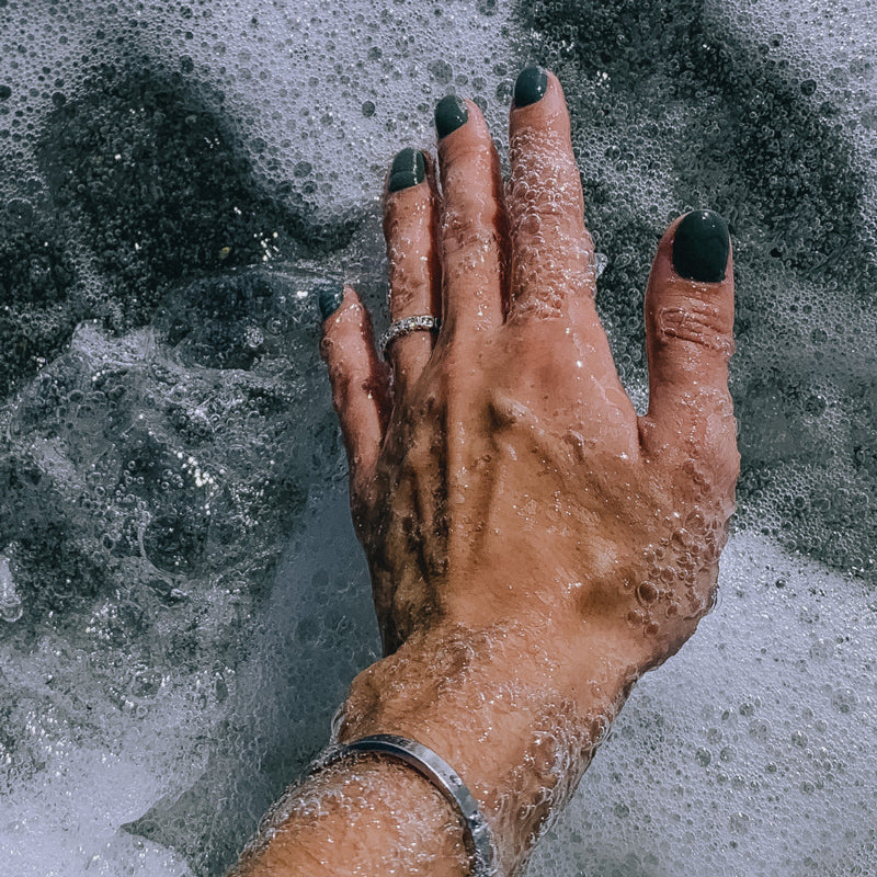 5 důvodů, proč je bahno z Mrtvého moře skvělé pro tvou pleť