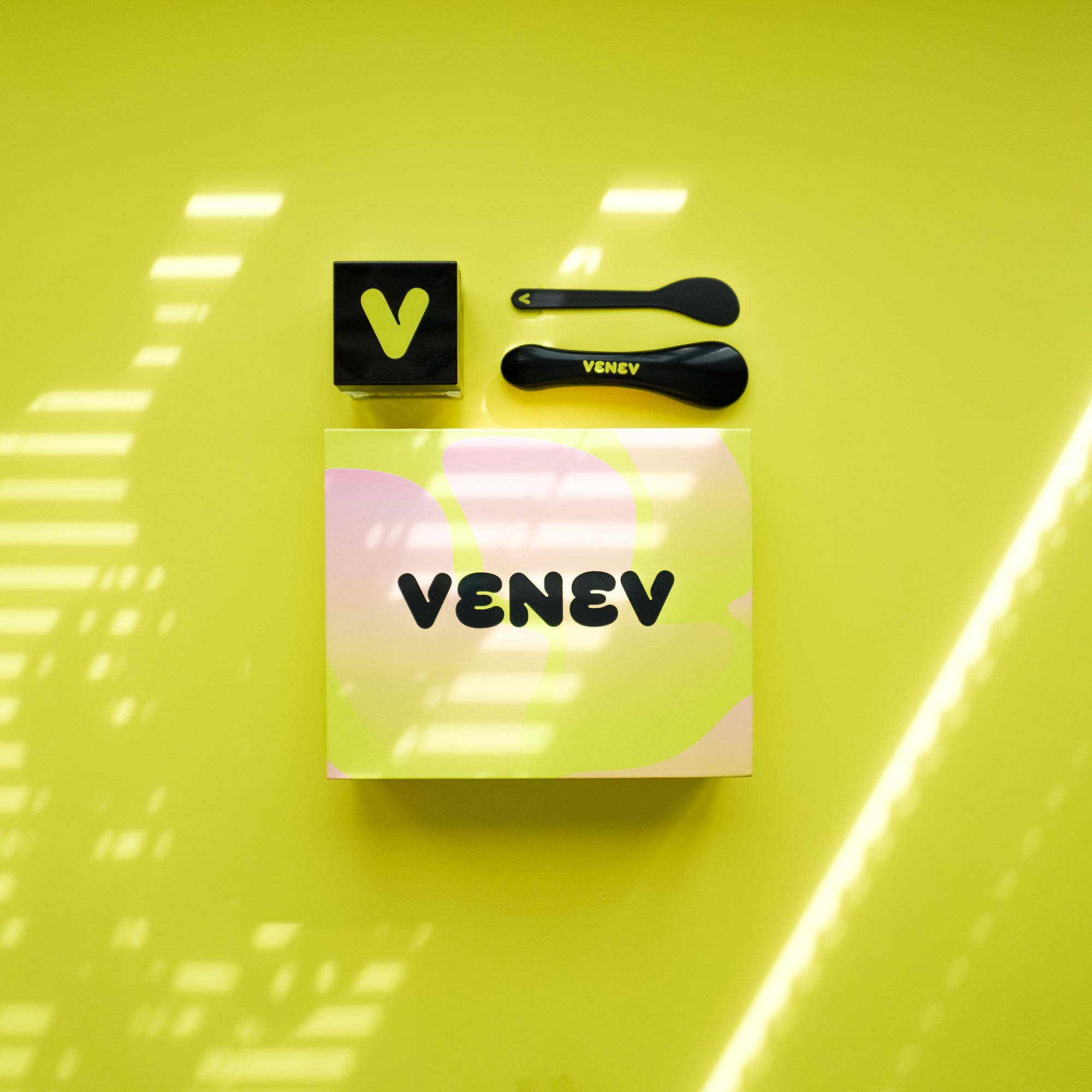 VENEV set